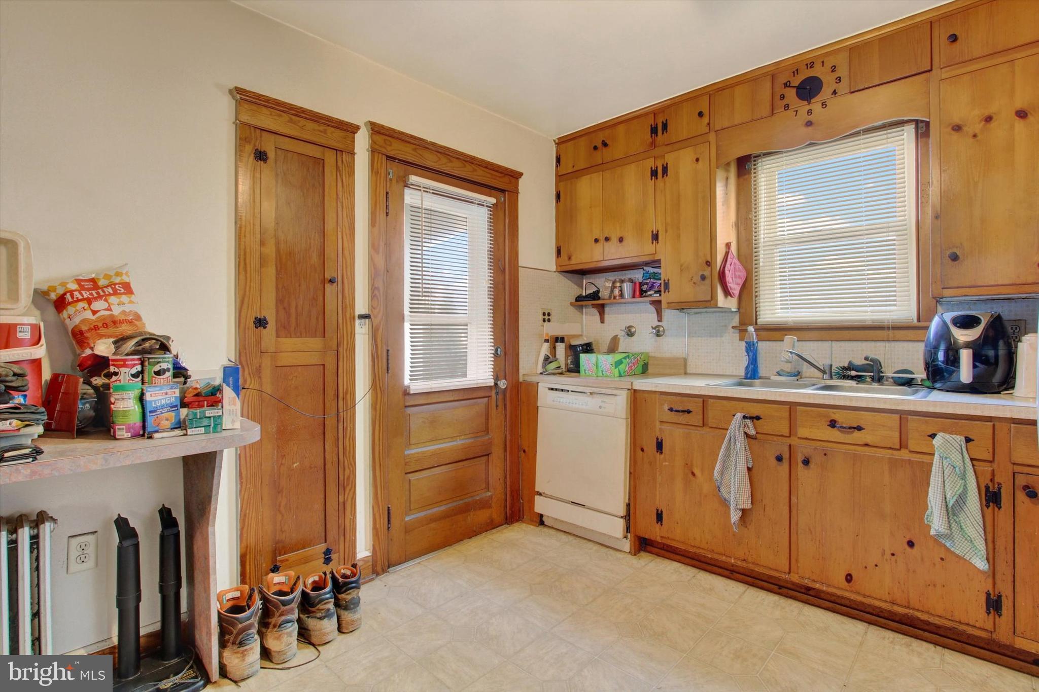 316 Fulton Street Hanover, PA 17331 - Photo 8 of 27 First Floor