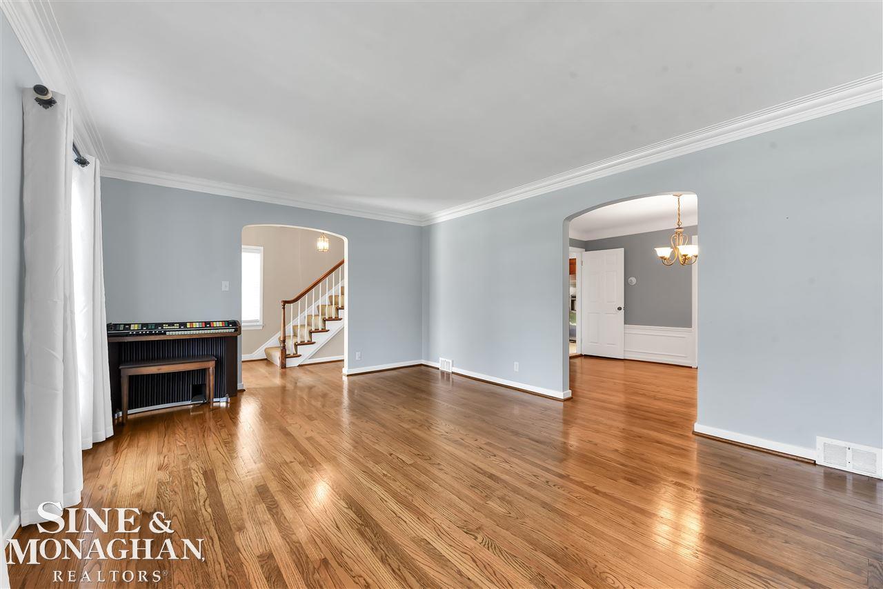1713 Broadstone Road Grosse Pointe Woods, MI 48236 - Photo 14 of 41