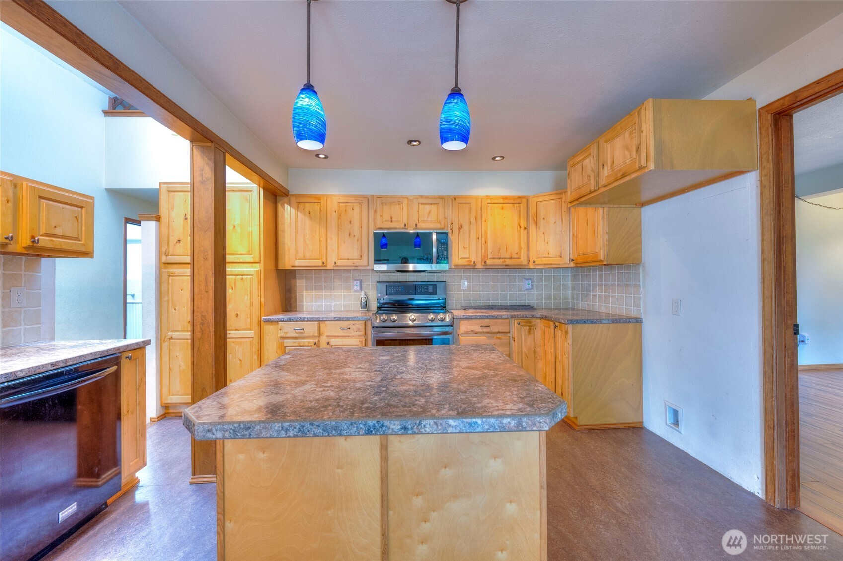 8325 Spurgeon Creek Road Southeast Olympia, WA 98513 - Photo 6 of 16