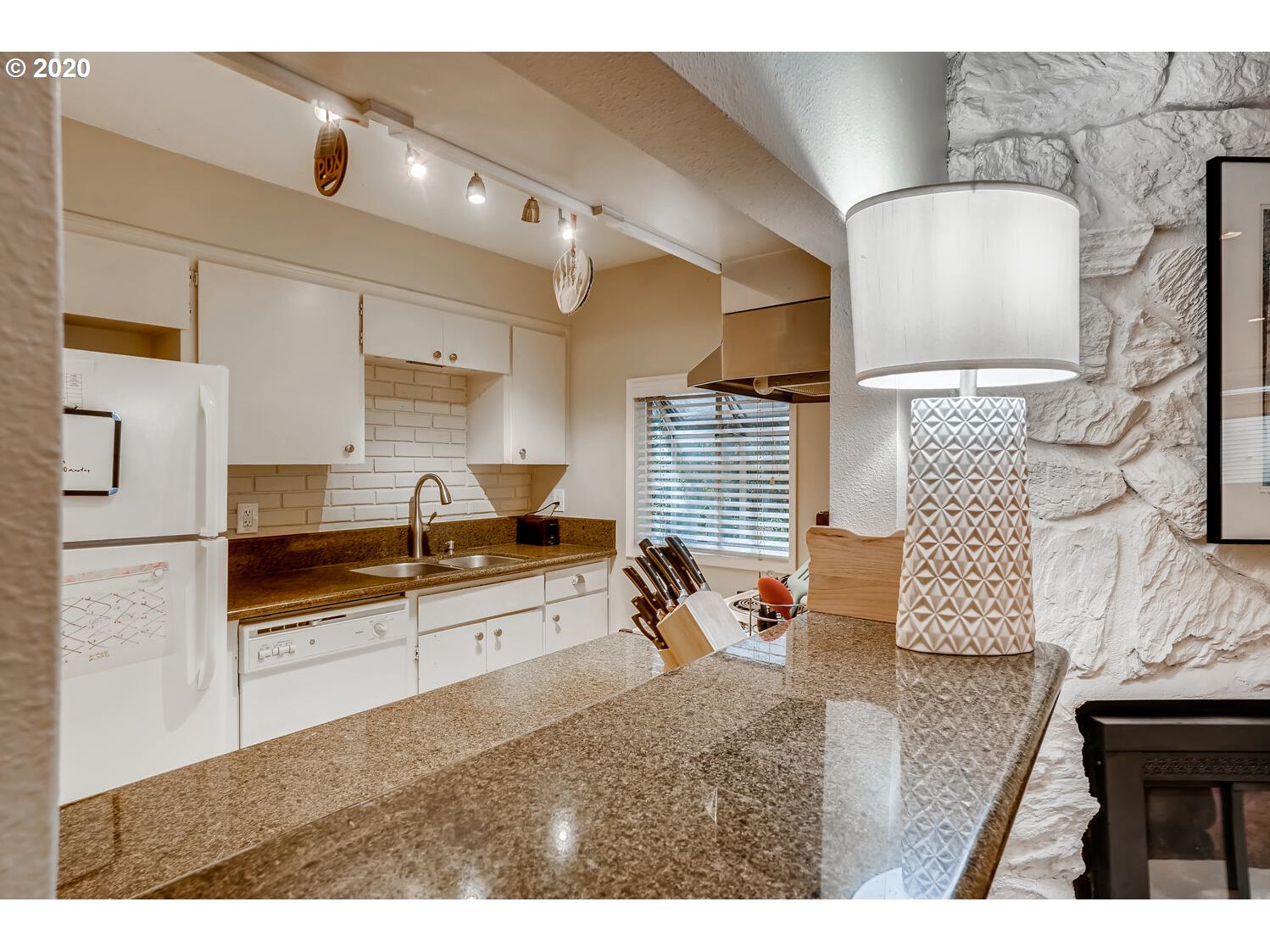 15938 Quarry Road, Unit B4 Lake Oswego, OR 97035 - Photo 11 of 28 Gallery Image 11