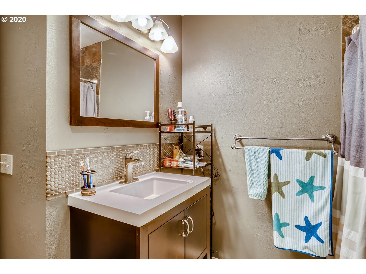15938 Quarry Road, Unit B4 Lake Oswego, OR 97035 - Photo 17 of 28 Bathroom