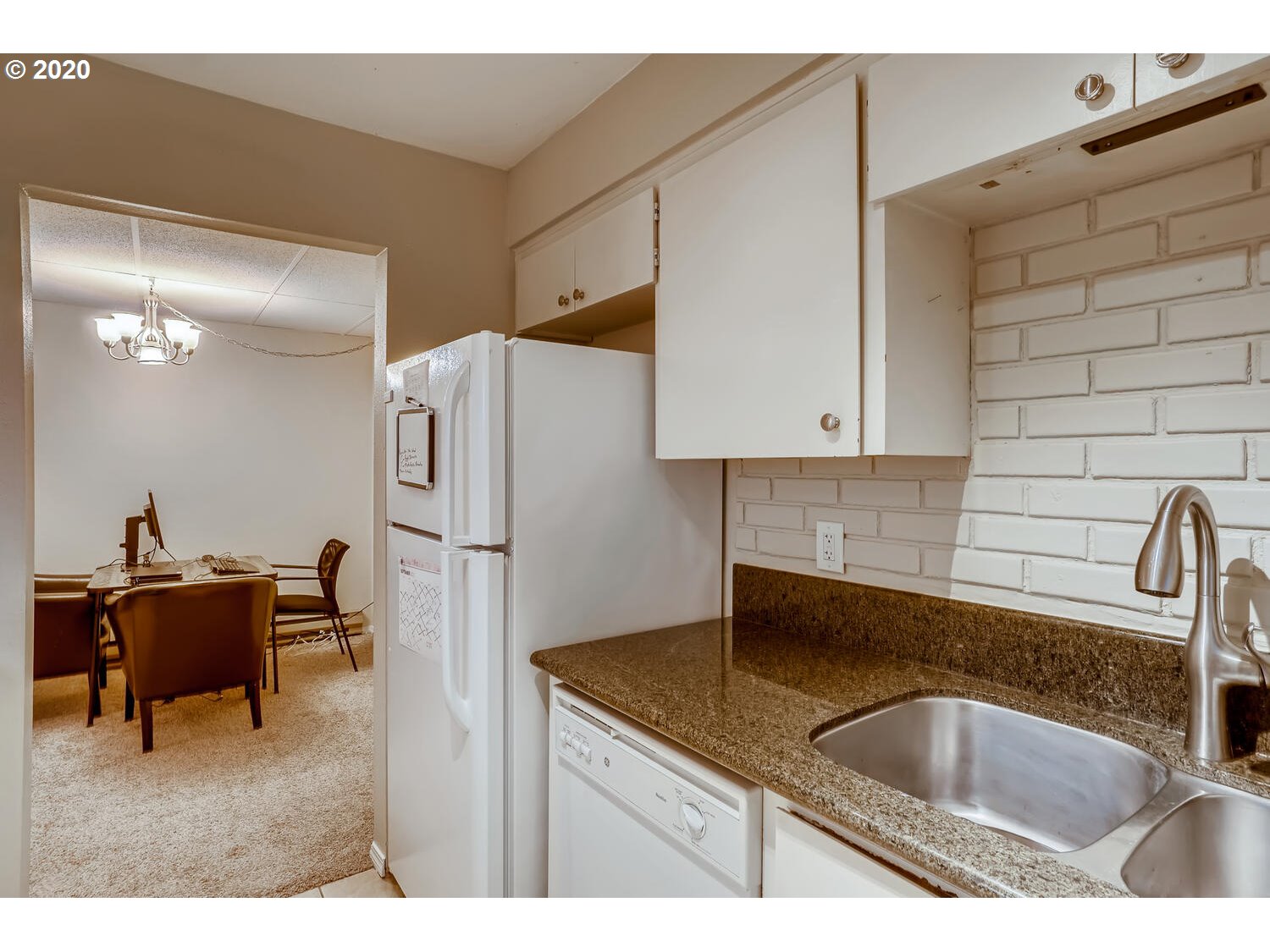 15938 Quarry Road, Unit B4 Lake Oswego, OR 97035 - Photo 10 of 28 Gallery Image 10