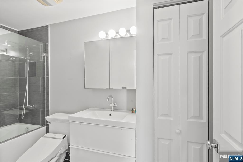 10 Bergen Ridge Road North Bergen, NJ 07047 - Photo 15 of 22