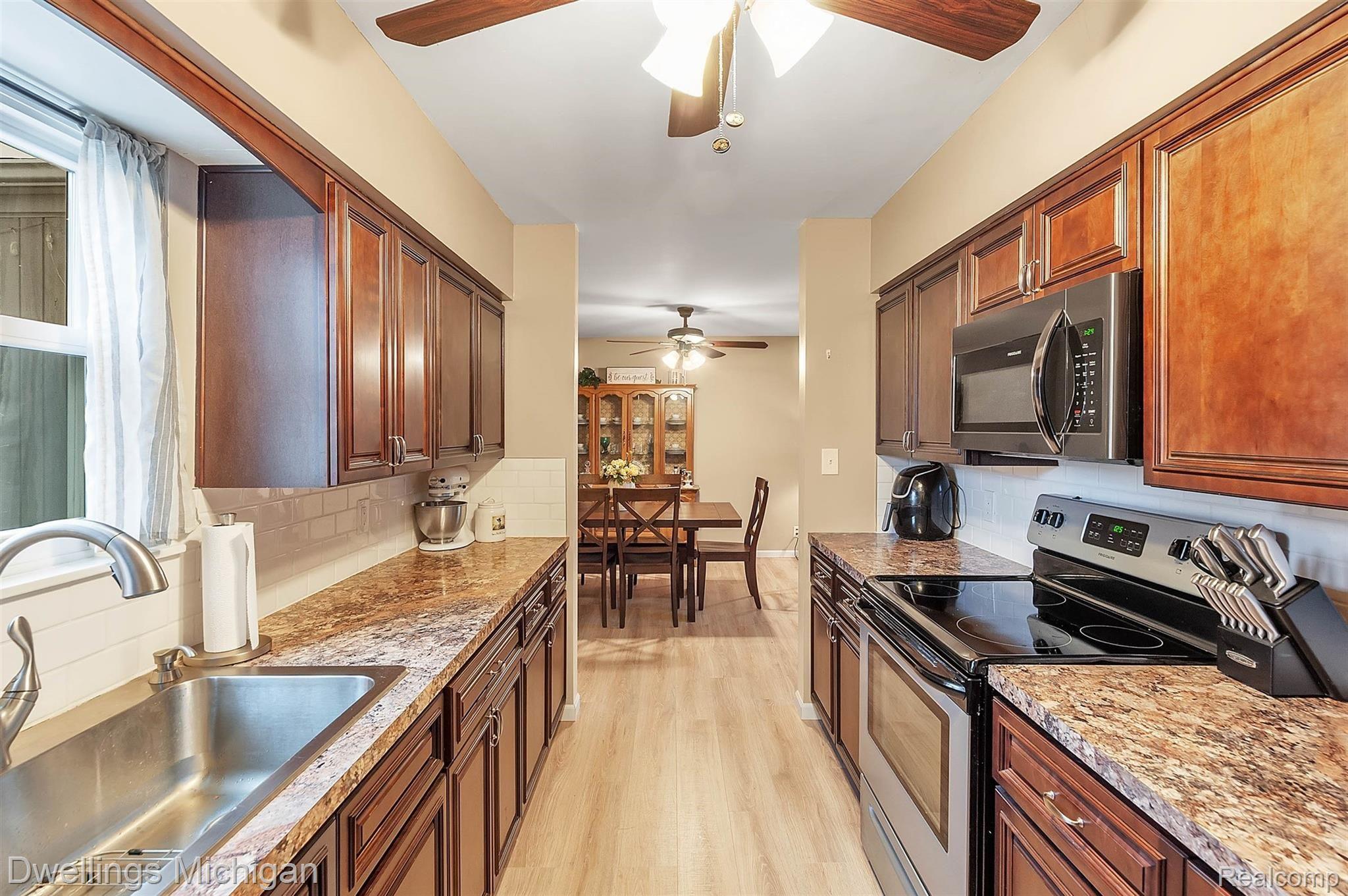 564 Newport Road Carleton, MI 48117 - Photo 14 of 30 14-564 Newport Rd-WindowStill-Real-.jpg