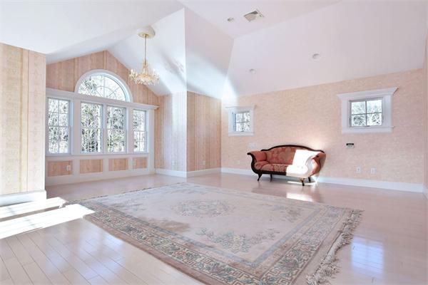 139 Spring Street Shrewsbury, MA 01545 - Photo 14 of 29 Gallery Image 14