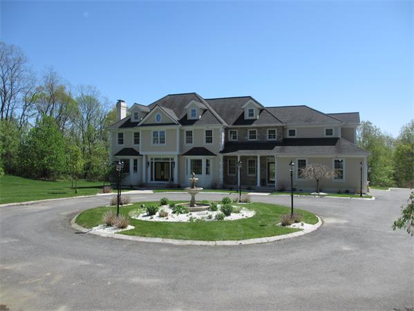 139 Spring Street Shrewsbury, MA 01545 - Photo 2 of 29 Gallery Image 2