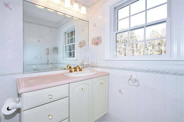 139 Spring Street Shrewsbury, MA 01545 - Photo 22 of 29 Gallery Image 22