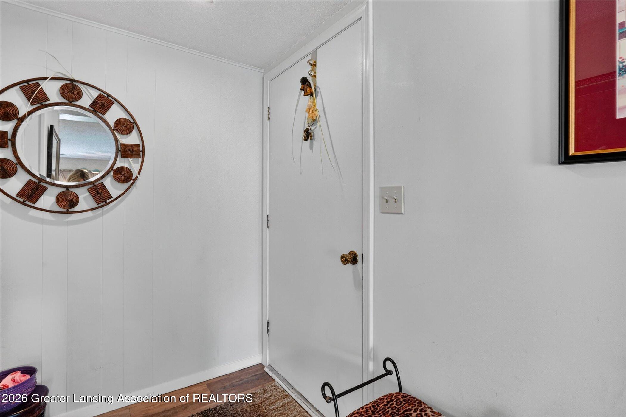 4809 Gull Road, Unit 23 Lansing, MI 48917 - Photo 8 of 26 08-4809-Gull-Rd-apt-23-WindowStill-Real-