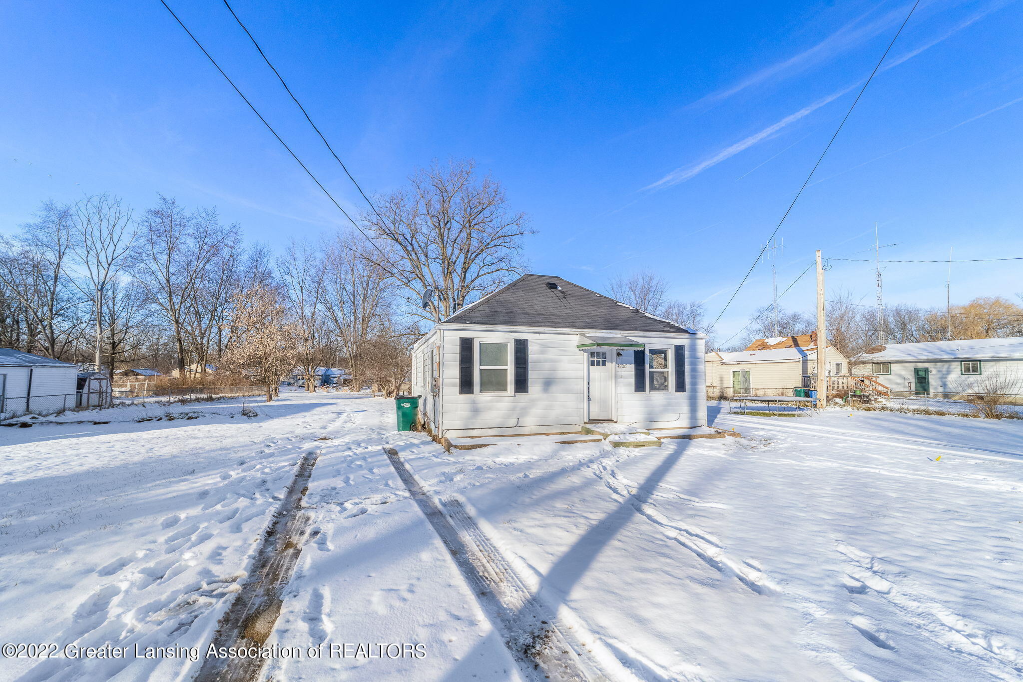 4900 Hughes Road Lansing, MI 48910 - Photo 3 of 16 13-web-or-mls-Home-Exposure-4900-Hughes-