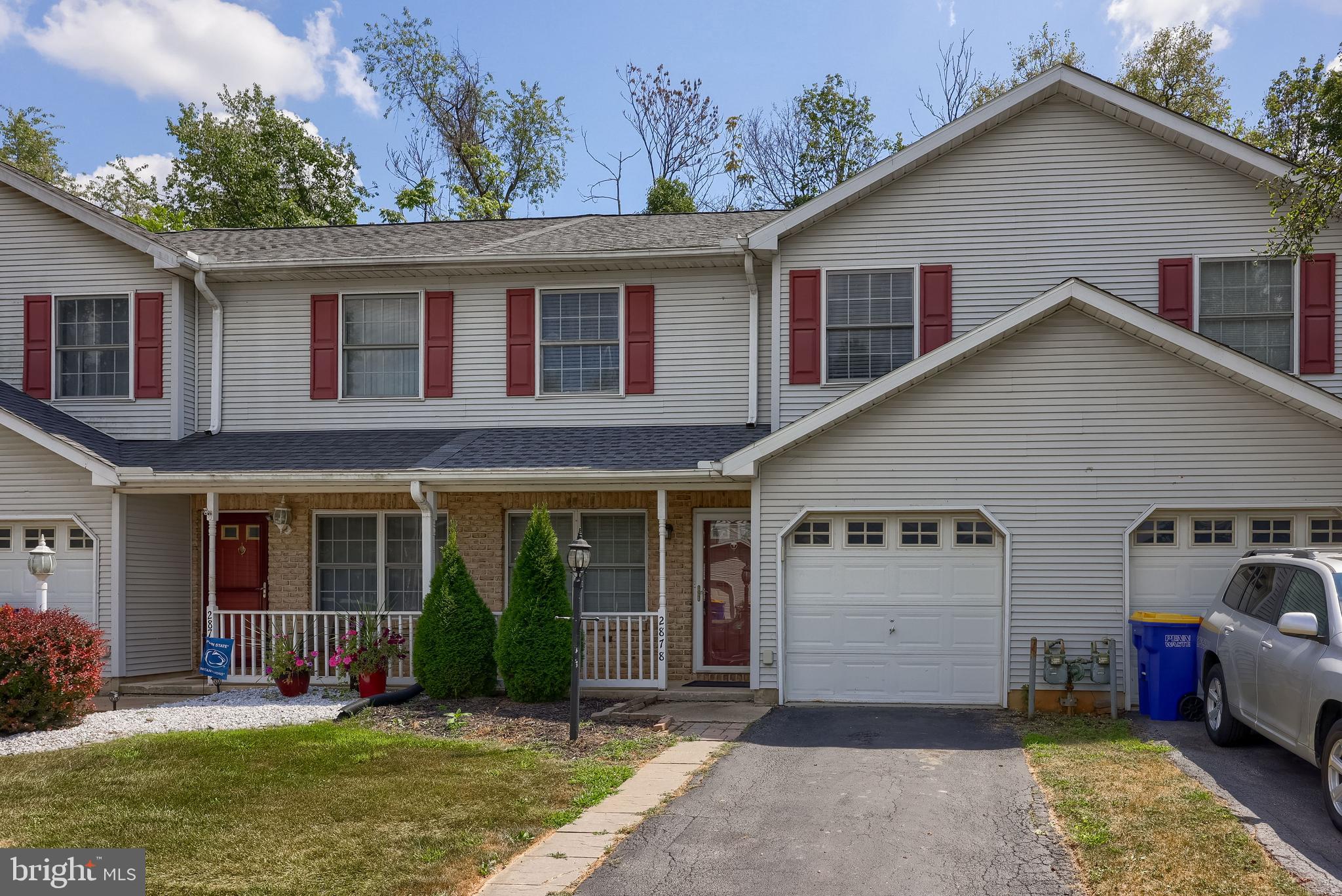 2878 Robin Road York, PA 17404 - Photo 3 of 33 Gallery Image 3
