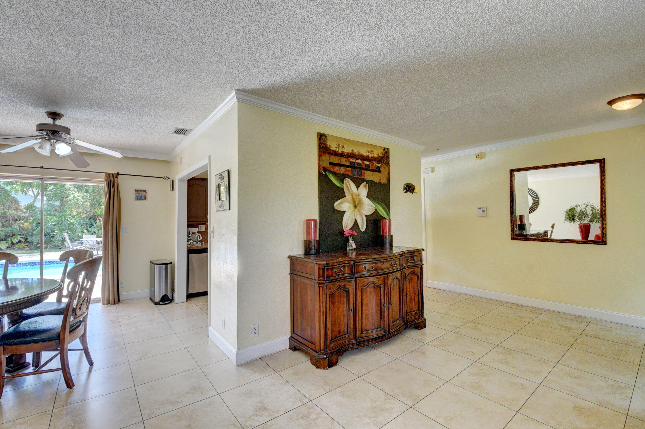 1040 Northwest 4th Street Boca Raton, FL 33486 - Photo 8 of 37 Living Room