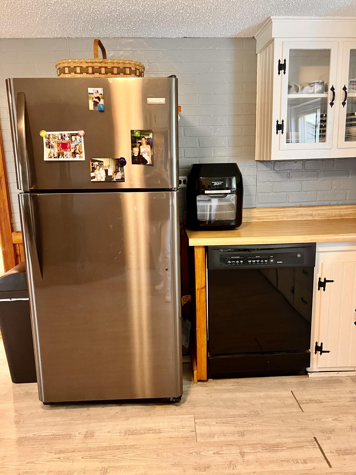 138 Reardon Road Milo, ME 04463 - Photo 26 of 123 Stainless Steel Refrigerator&Dishwasher