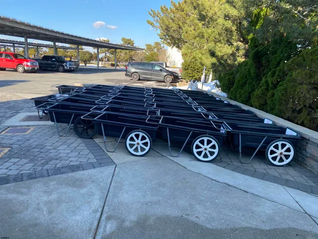 a view of a workspace with sitting area