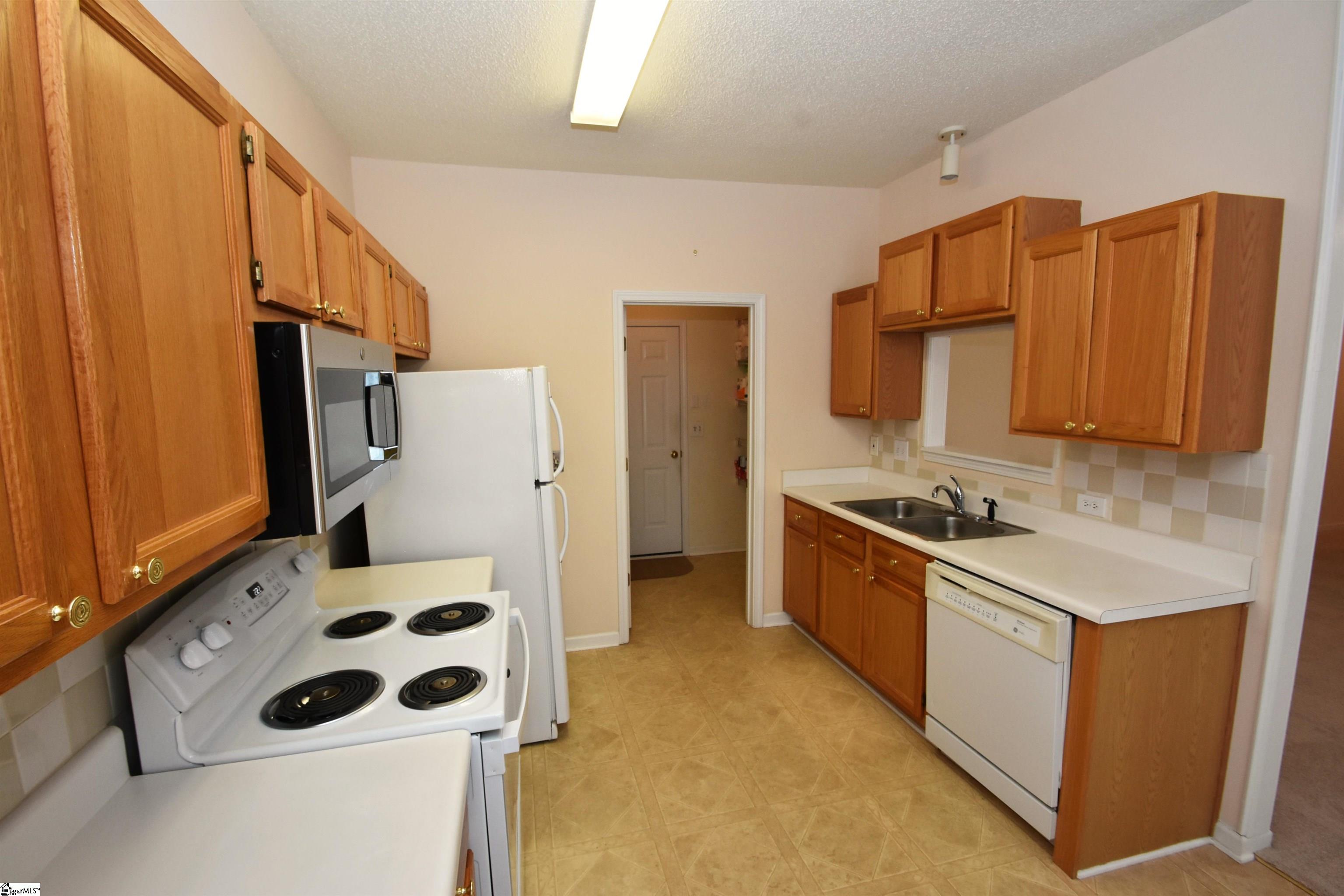 407 Bel Arbor Lane Mauldin, SC 29662 - Photo 5 of 30