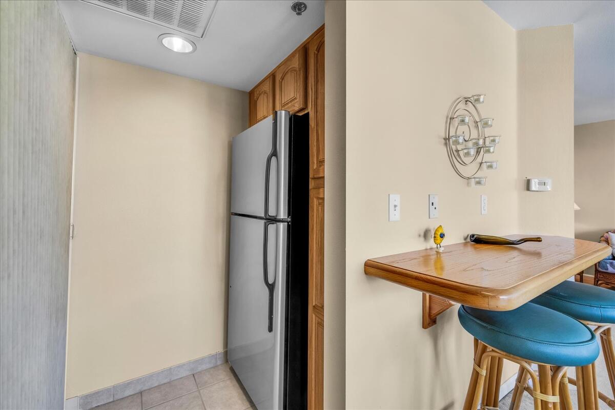 1555 North Chaparral Road, Unit 323 Palm Springs, CA 92262 - Photo 13 of 29 a view of dining room with workspace