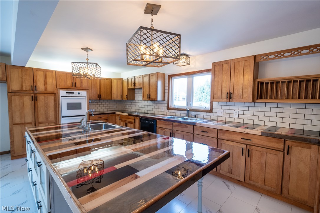 6908 State Rte 322 Windsor, OH 44099 - Photo 9 of 35 Custom Countertops