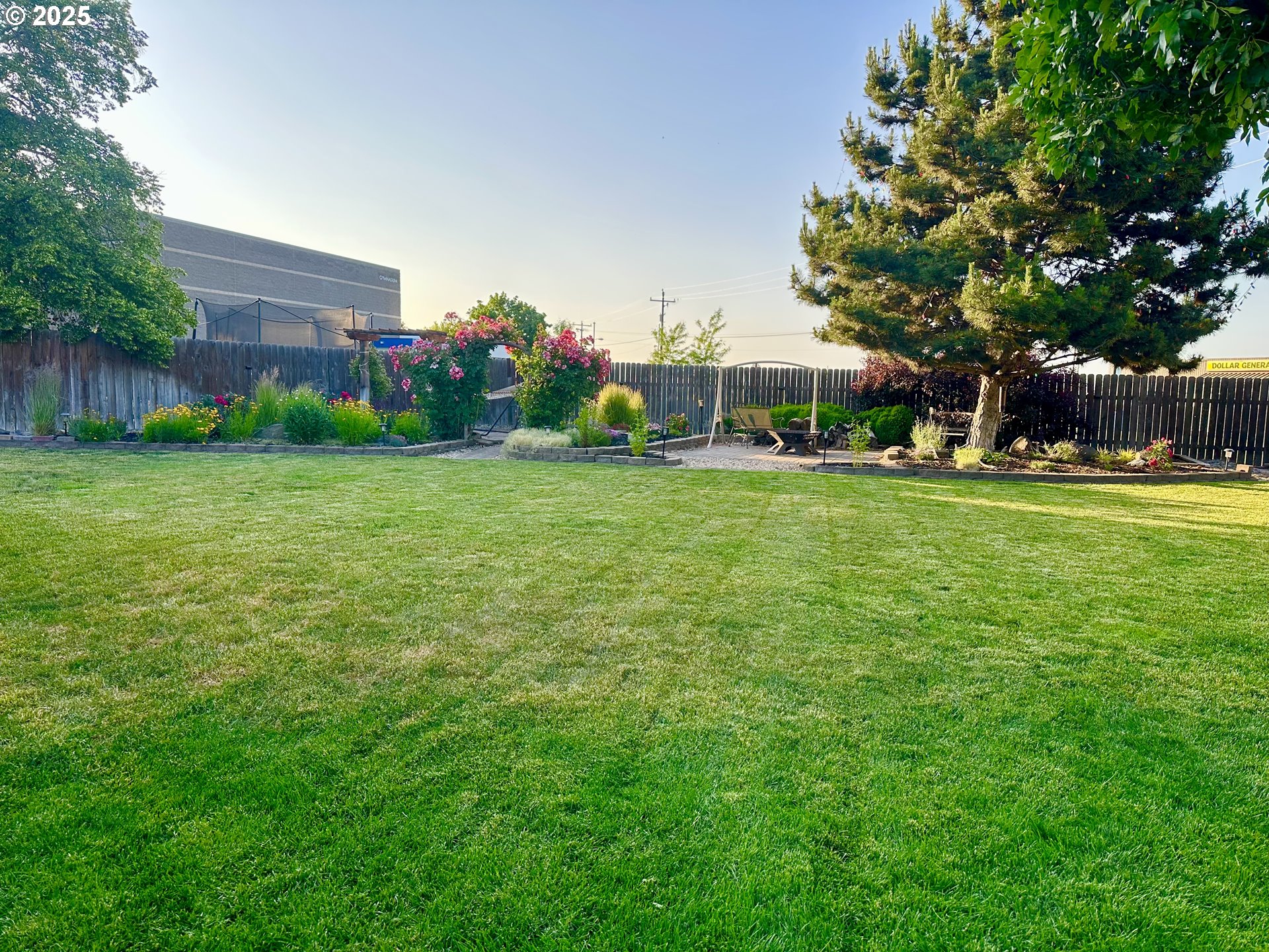 160 Heather Drive Stanfield, OR 97875 - Photo 21 of 21 a front view of a house with garden
