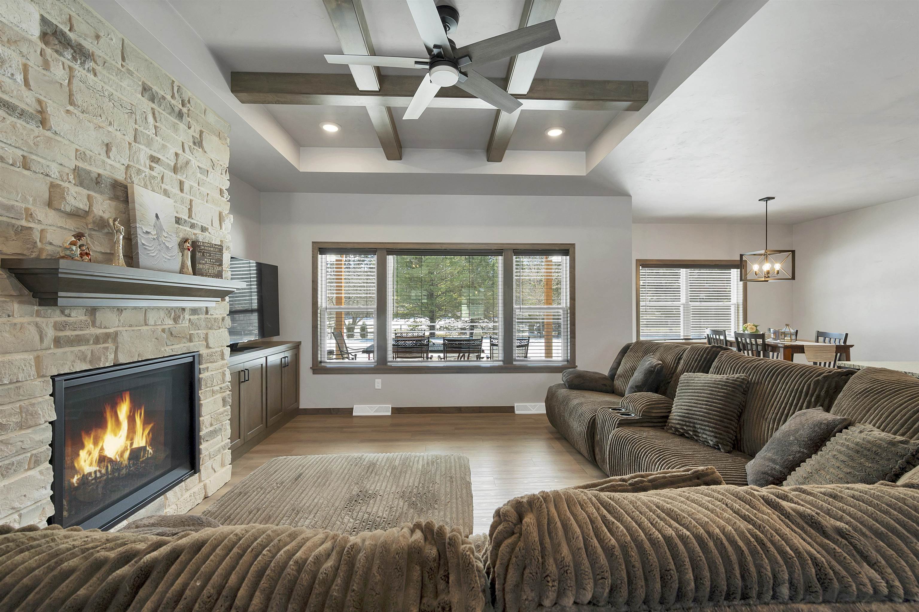 4073 Brussels Way Green Bay, WI 54313 - Photo 13 of 49