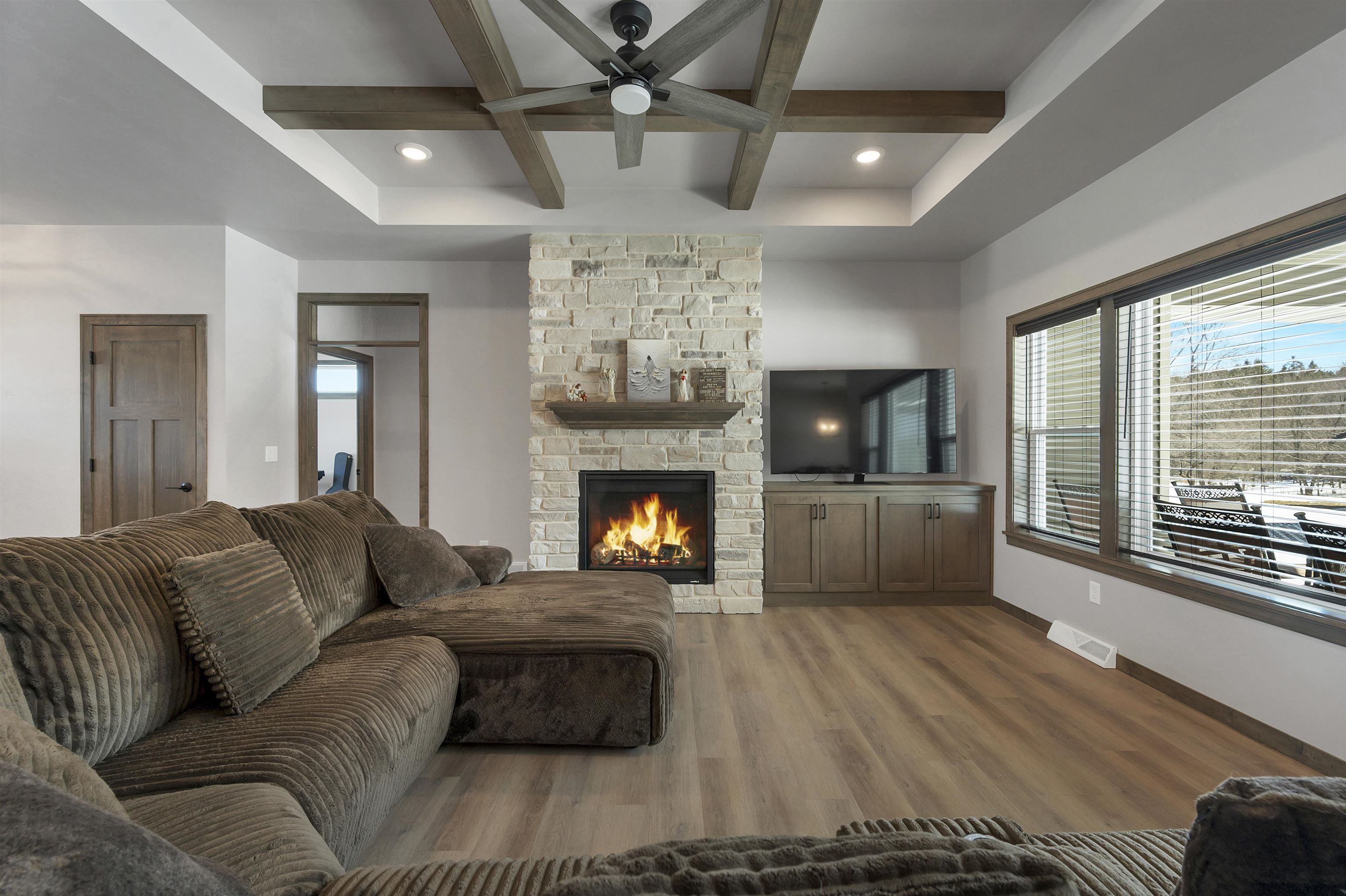 4073 Brussels Way Green Bay, WI 54313 - Photo 16 of 49