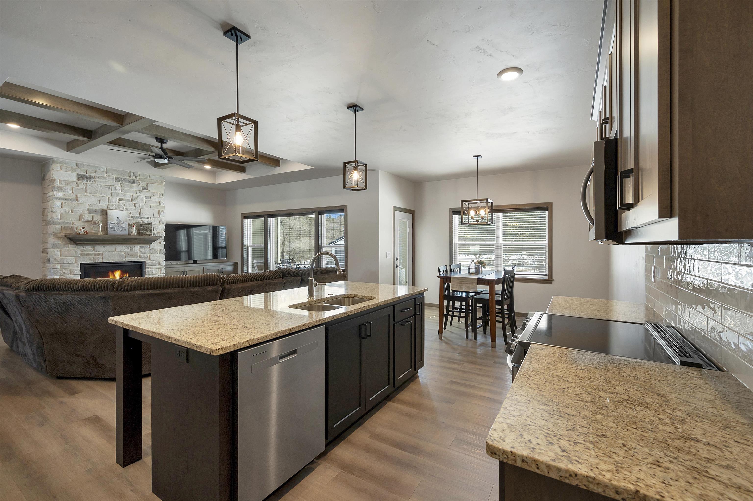 4073 Brussels Way Green Bay, WI 54313 - Photo 17 of 49