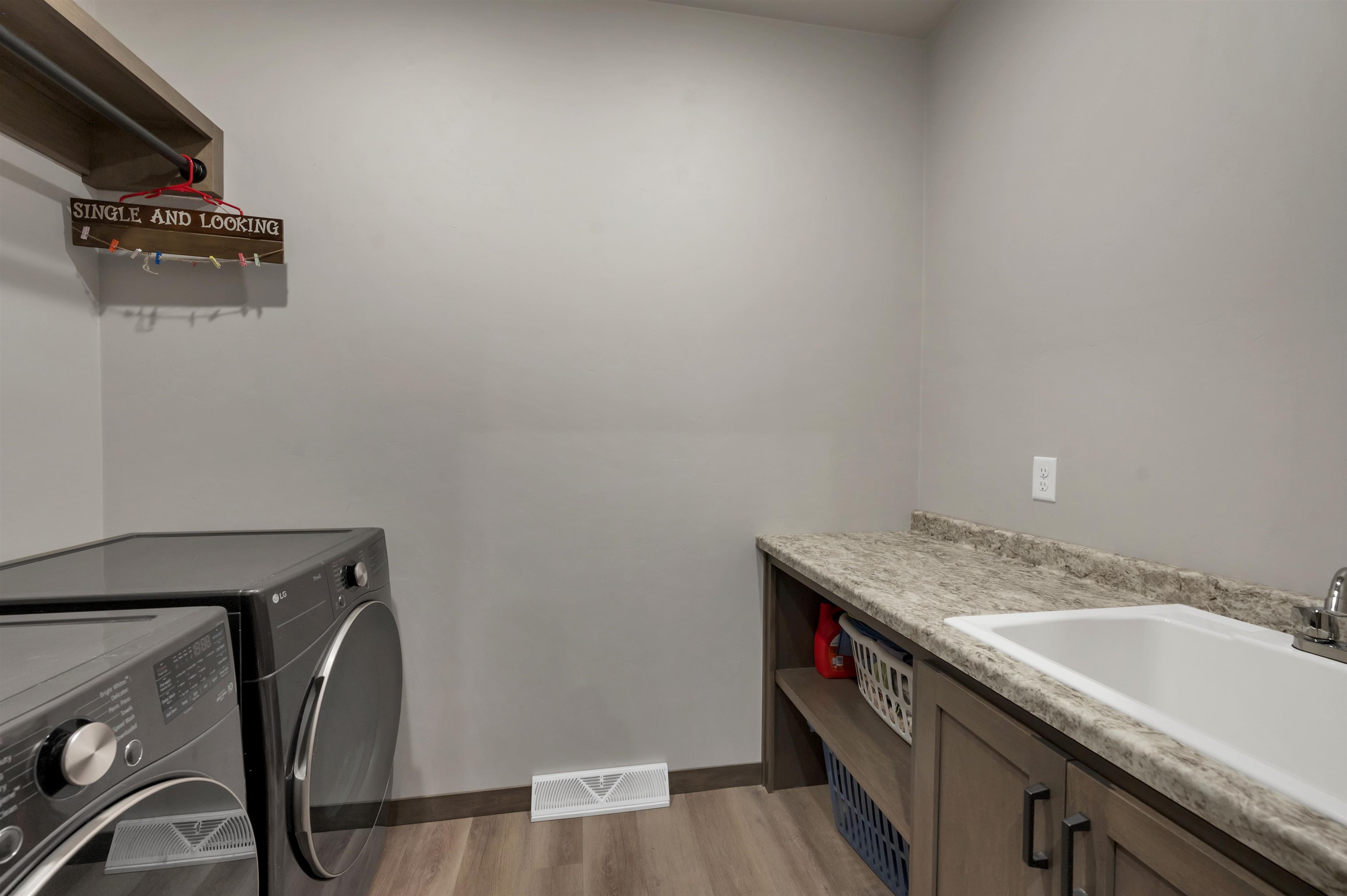 4073 Brussels Way Green Bay, WI 54313 - Photo 36 of 49