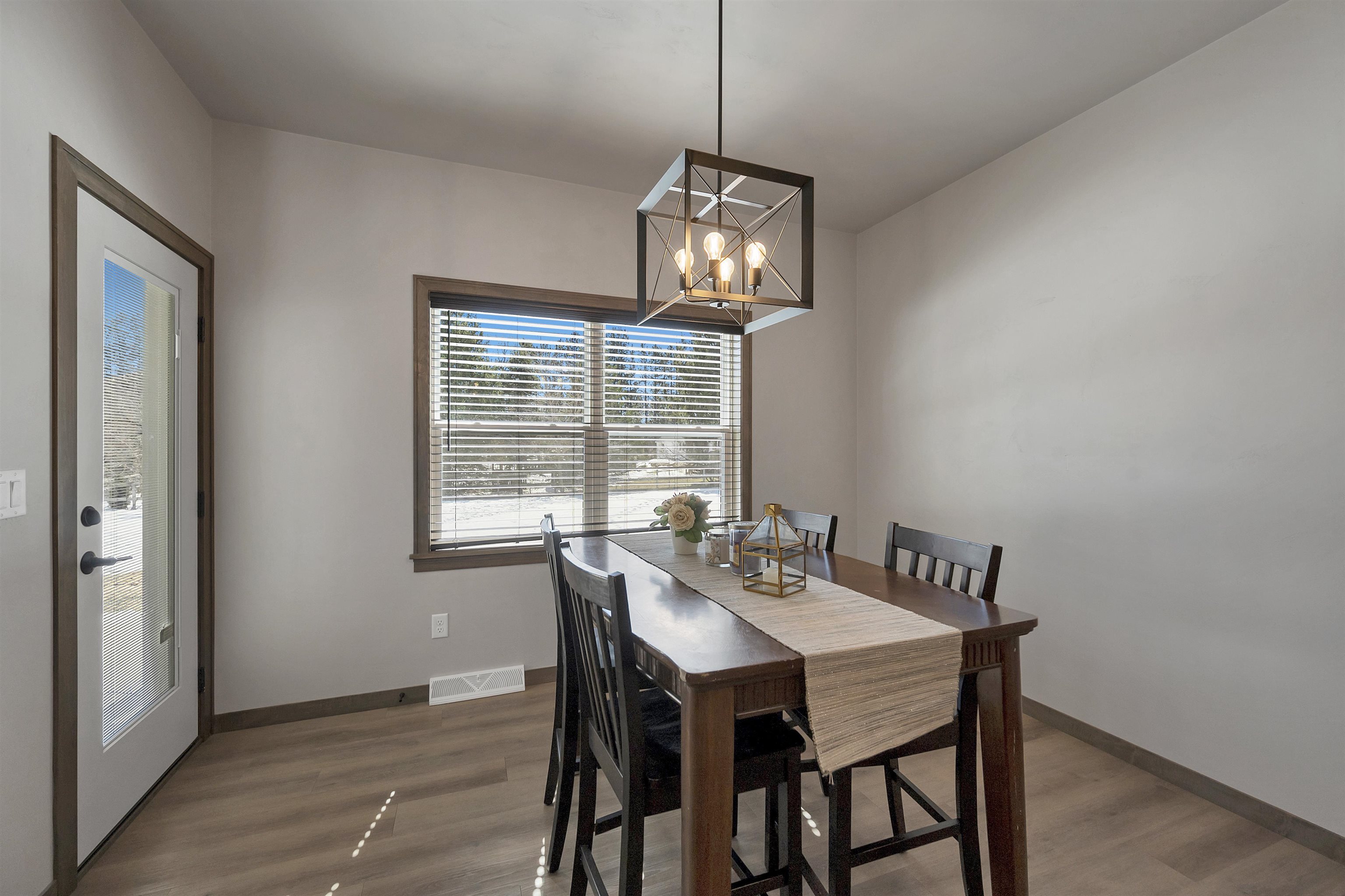 4073 Brussels Way Green Bay, WI 54313 - Photo 5 of 49