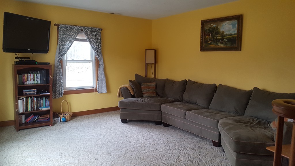 180 Lunenburg Road Townsend, MA 01474 - Photo 8 of 10