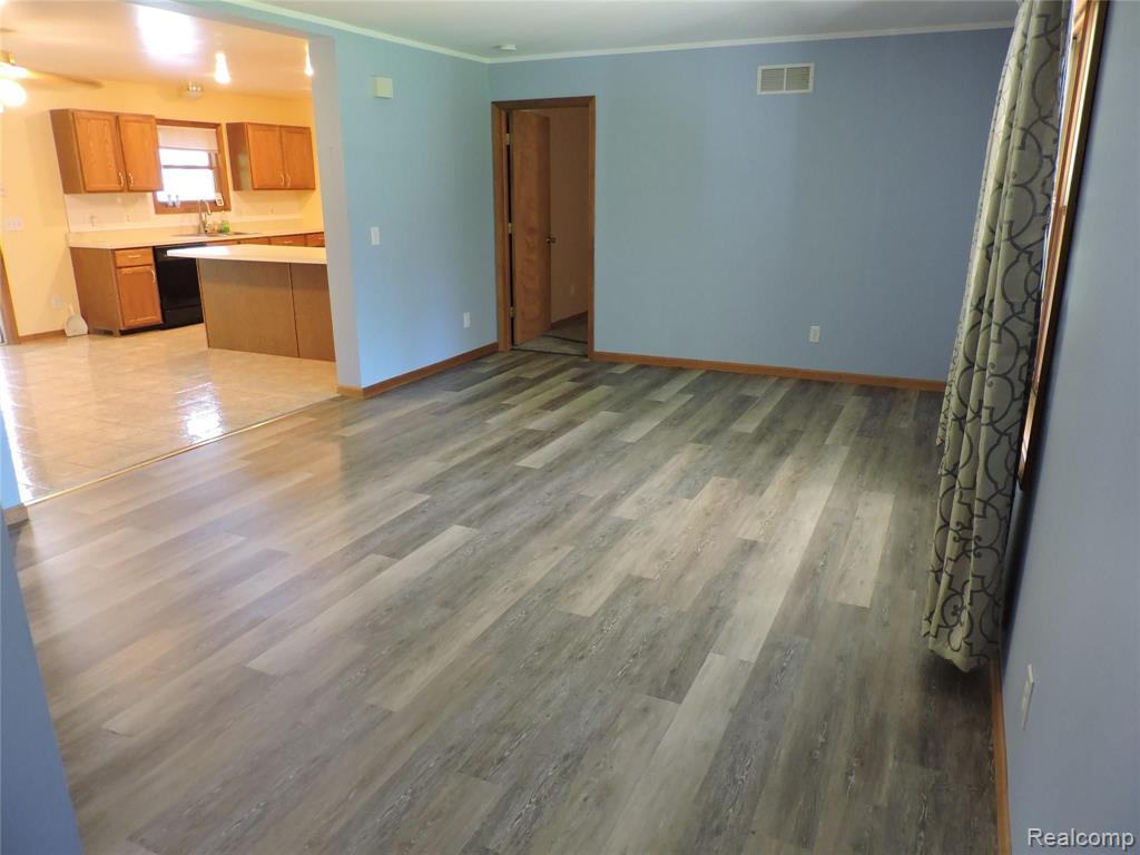 28906 King Road Romulus, MI 48174 - Photo 8 of 17