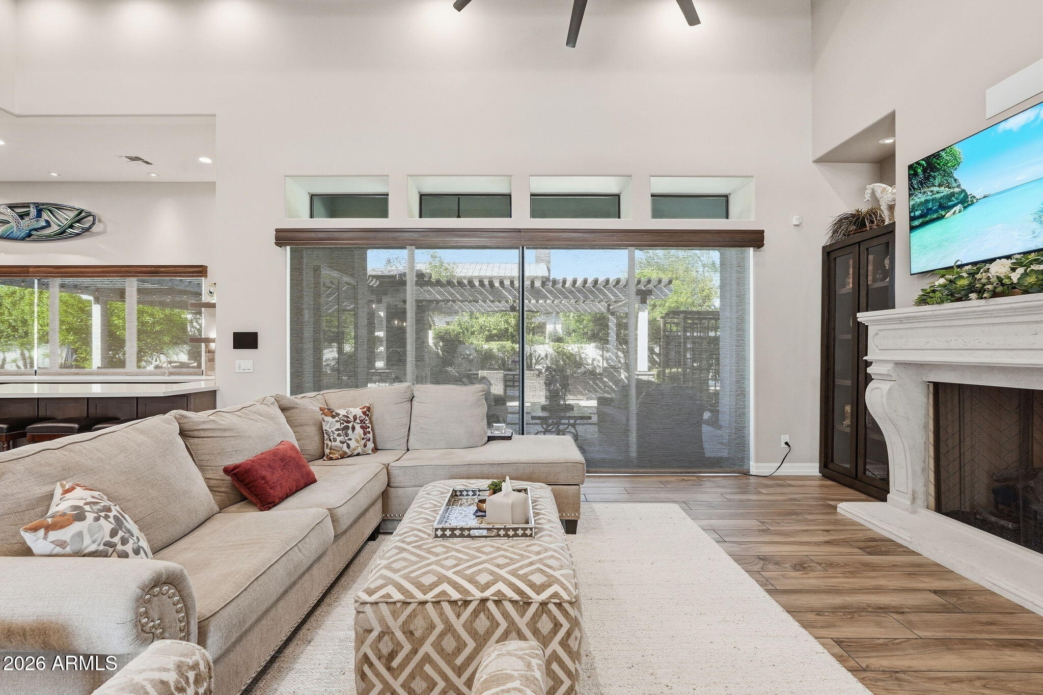 2674 East Hummingbird Way Gilbert, AZ 85297 - Photo 8 of 106 LvngRm5_S2Nshades