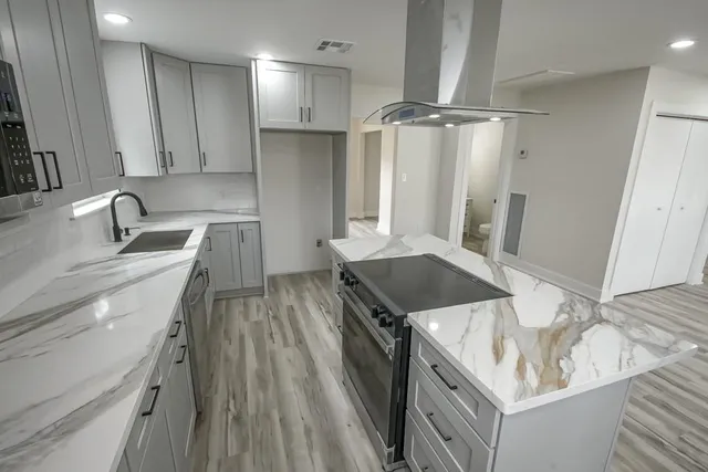 $350,000 | 32 Yosemite Drive, New Orleans, LA 70131