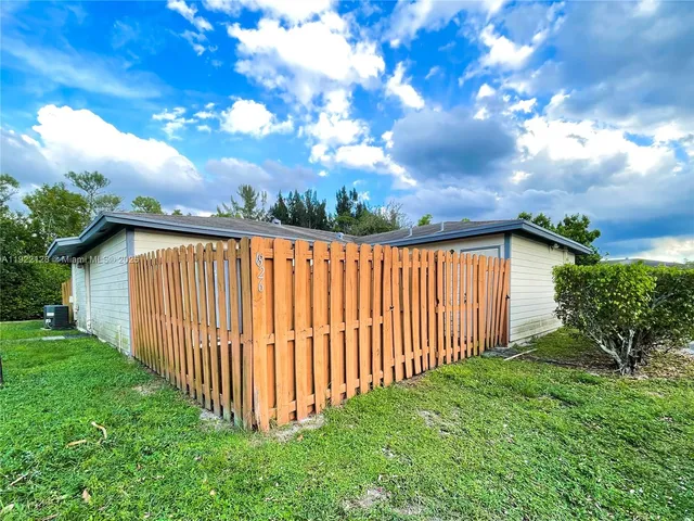 $1,625 | 1826 My Pl Lane, West Palm Beach, FL 33417