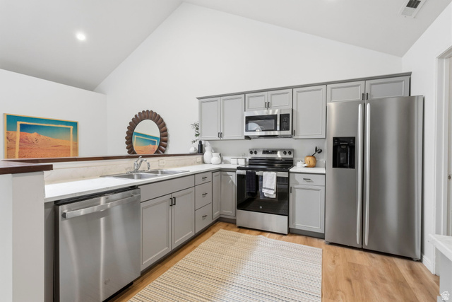 2047 West Abbey View Road, Unit 17C West Jordan, UT 84088 - Photo 16 of 50 Kitchen