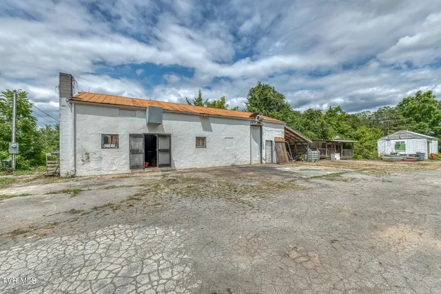 $299,999 | 176 Wade Bulla Road, Watauga, TN 37694