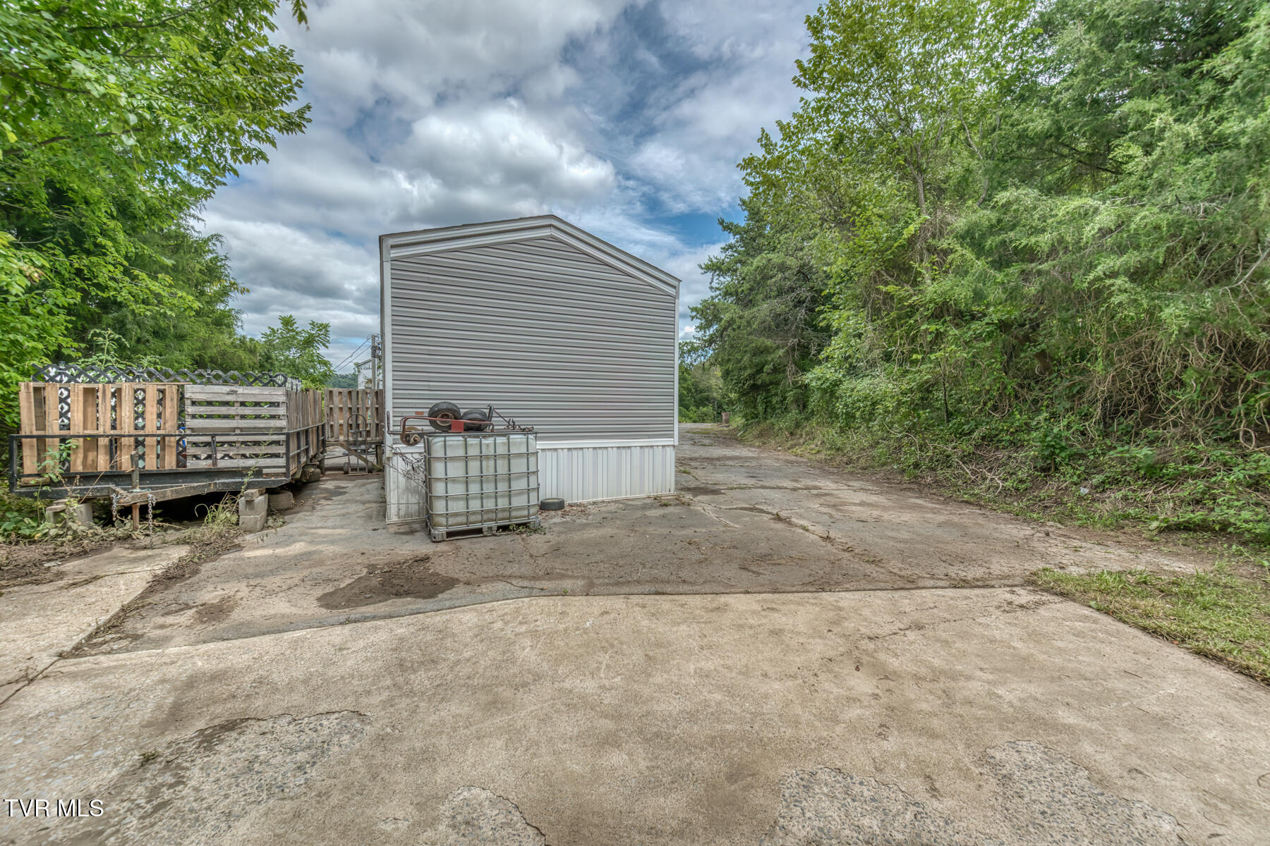 176 Wade Bulla Road Watauga, TN 37694 - Photo 34 of 62 176 Wade Bulla Rd-32