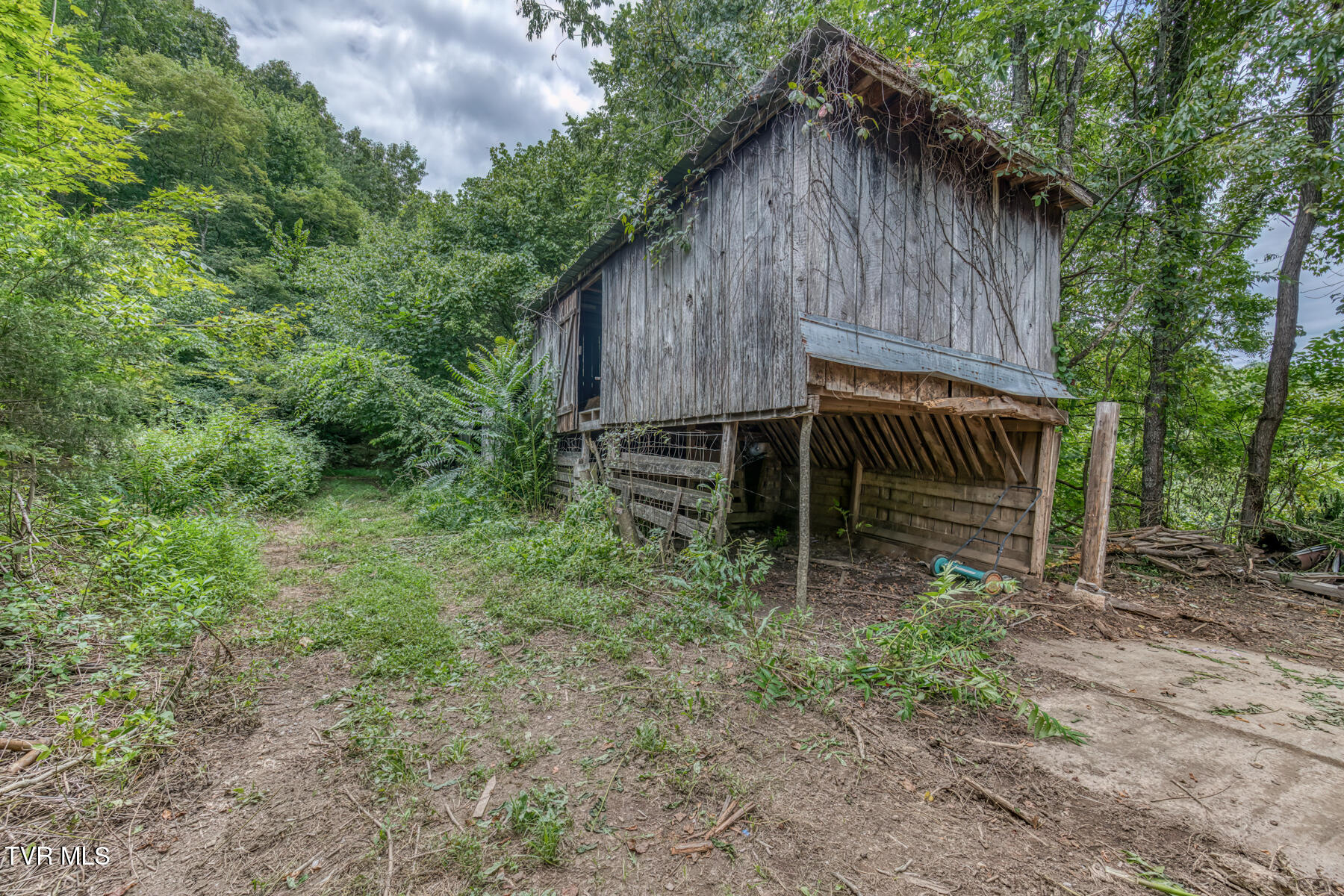 176 Wade Bulla Road Watauga, TN 37694 - Photo 36 of 62 176 Wade Bulla Rd-34
