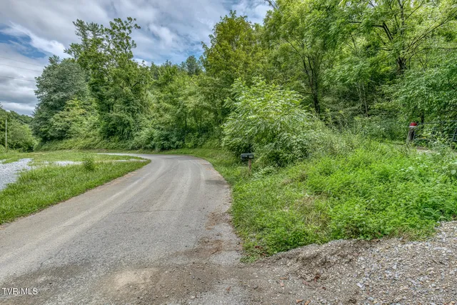 $299,999 | 176 Wade Bulla Road, Watauga, TN 37694