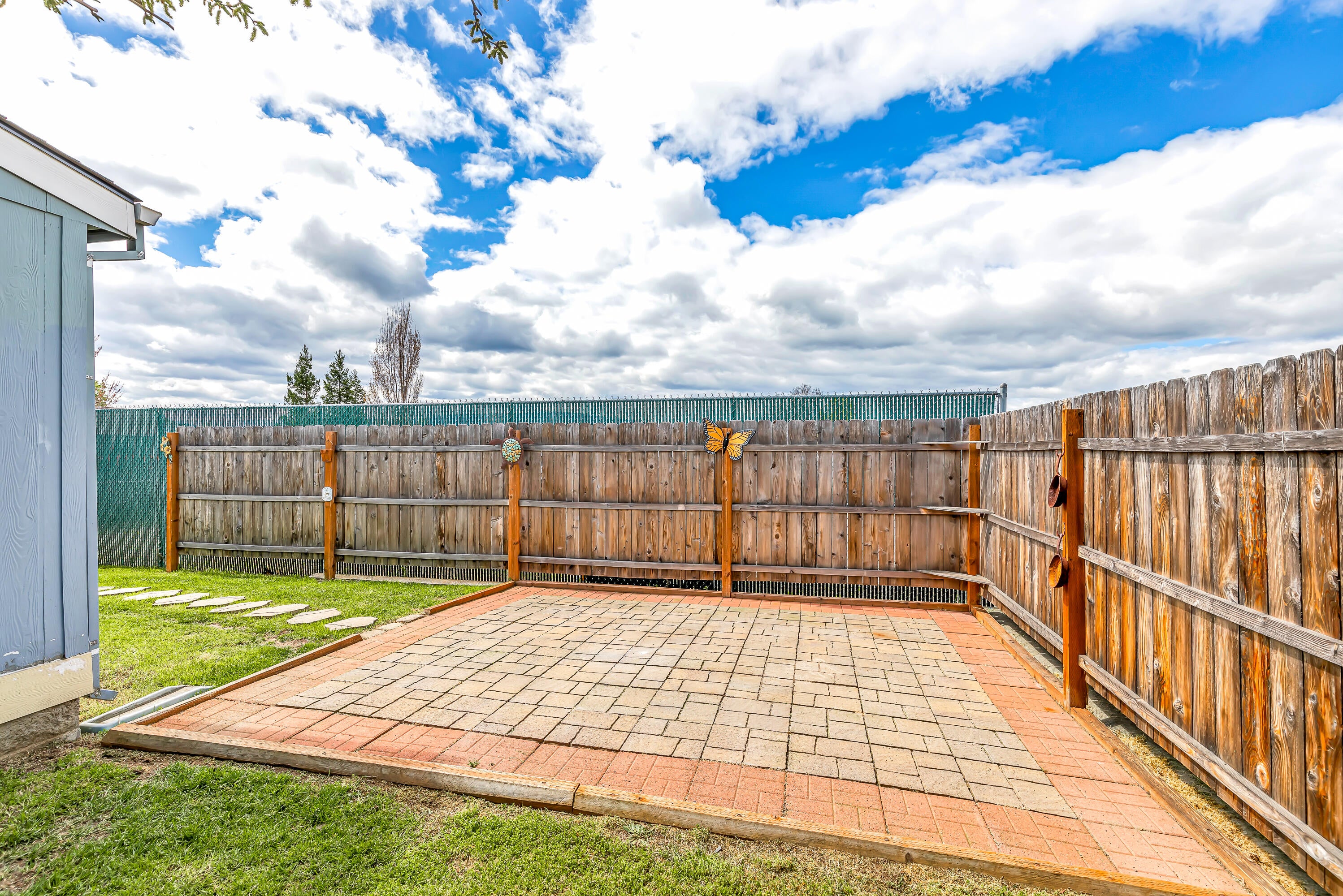 2245 Evan Way Central Point, OR 97502 - Photo 32 of 41 9R9A2133