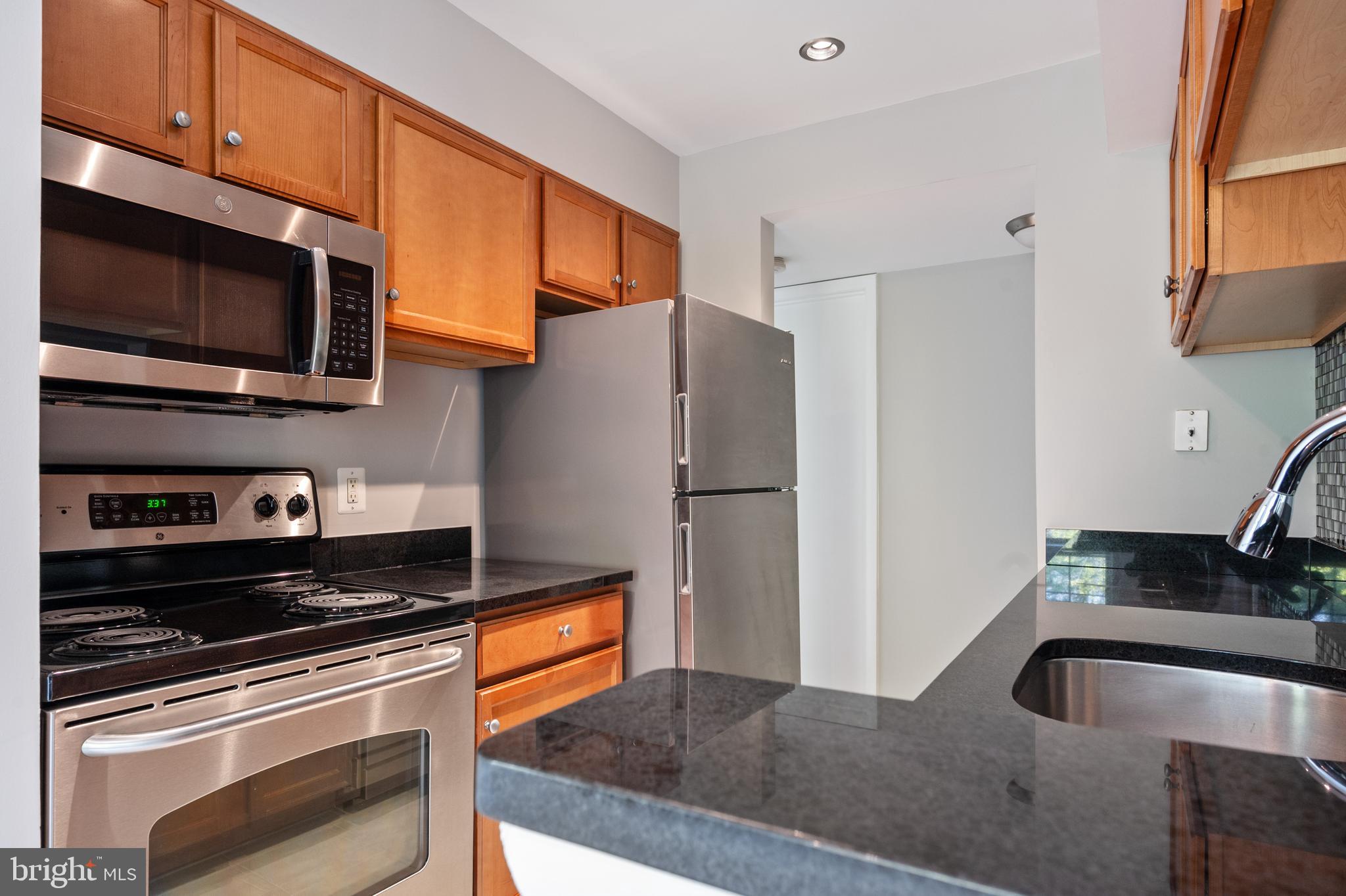 1725 Ascot Way, Unit 1725I Reston, VA 20190 - Photo 14 of 48 KITCHEN 3