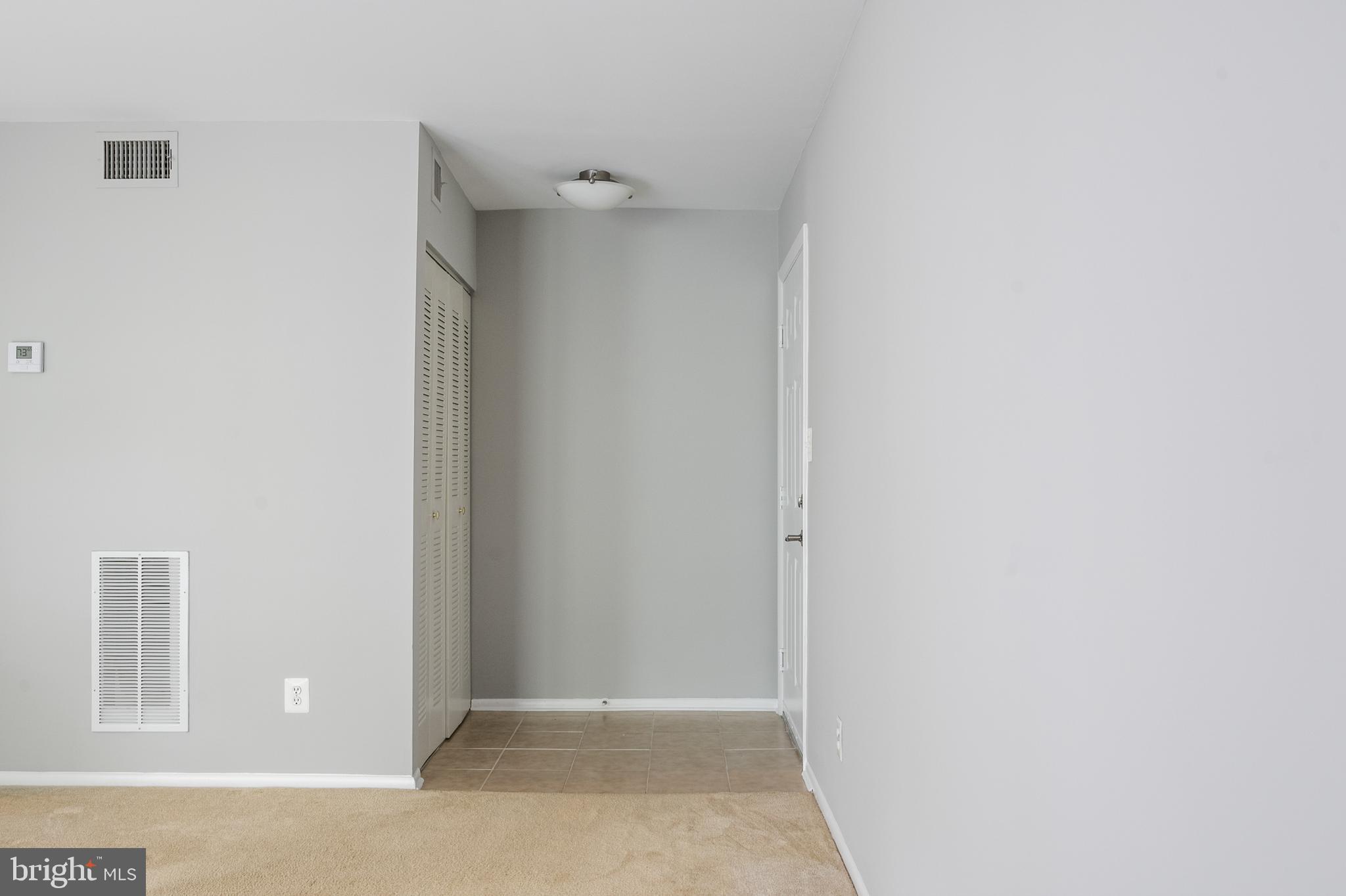 1725 Ascot Way, Unit 1725I Reston, VA 20190 - Photo 5 of 48 FOYER