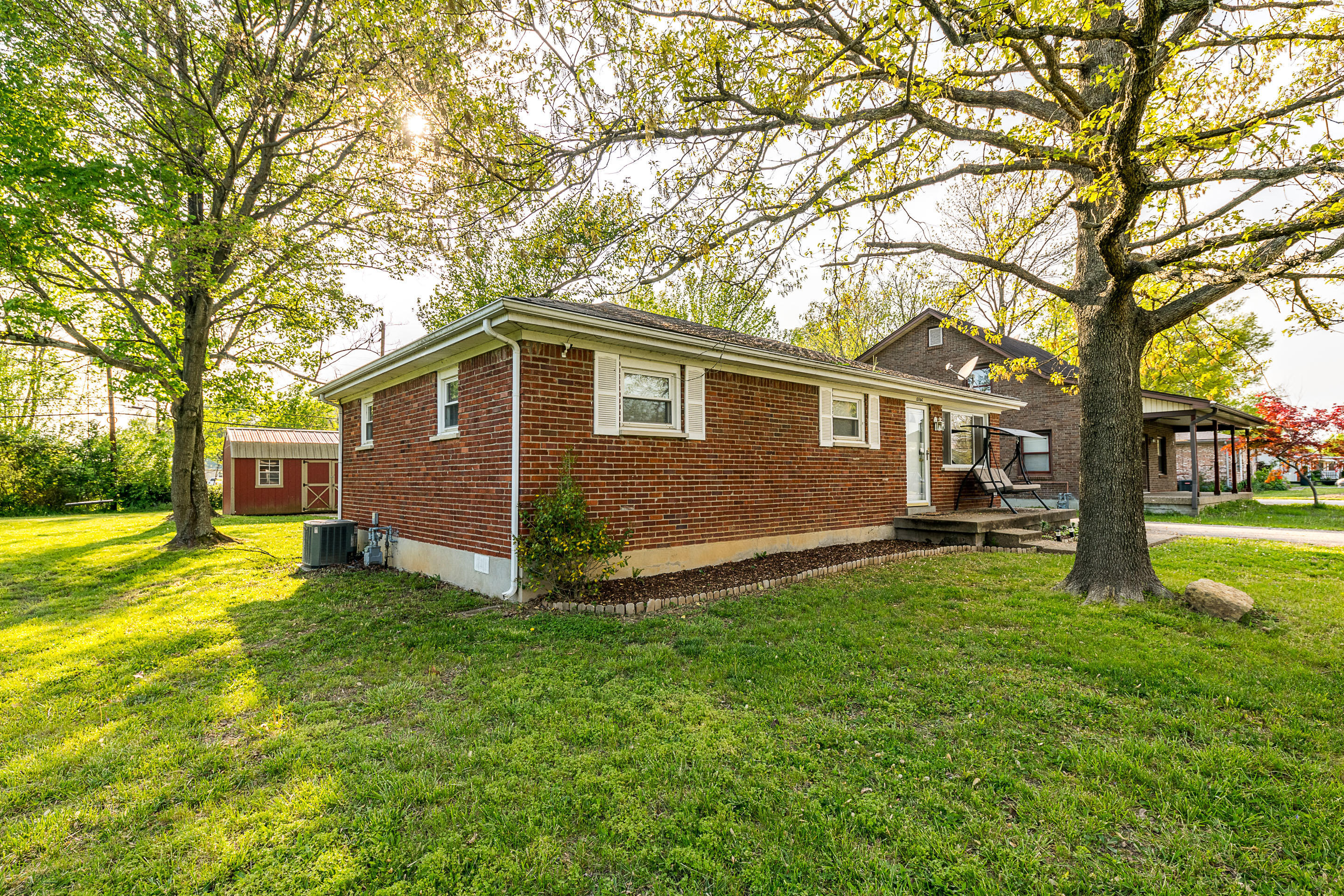 3764 East Blue Lick Road Louisville, KY 40229 - Photo 3 of 26 DHI-3