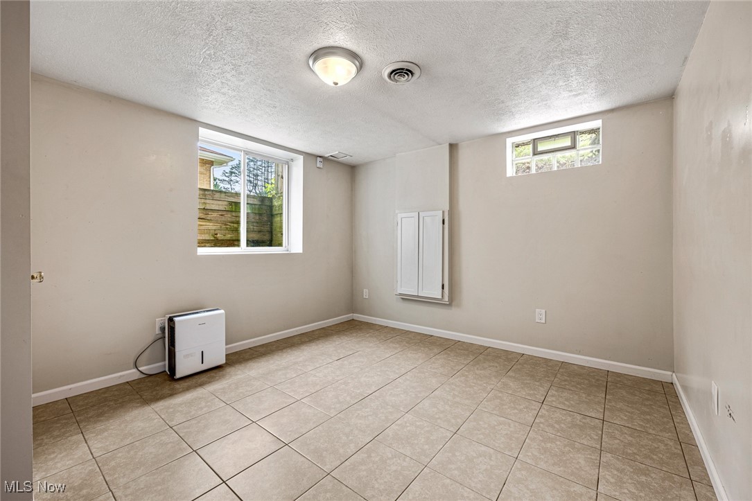 430 Middlebury Road Kent, OH 44240 - Photo 31 of 44 Gallery Image 31