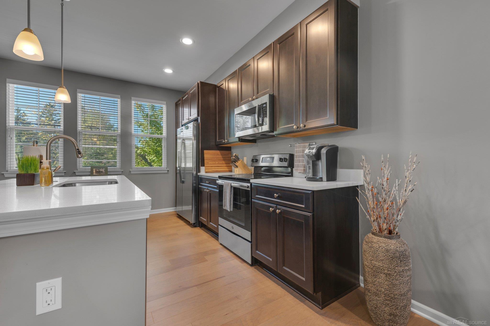474 North Wixom Road Wixom, MI 48393 - Photo 13 of 29 50157823-899f076b-6276-45f4-9b04-0eb39827b068.JPG