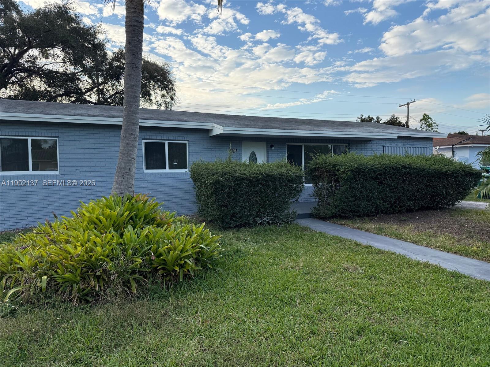 15860 Southwest 102nd Place Miami, FL 33157 - Photo 3 of 26