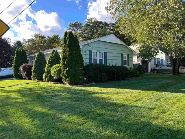 $399,000 | 5 Pinedale Street, Manchester, NH 03102