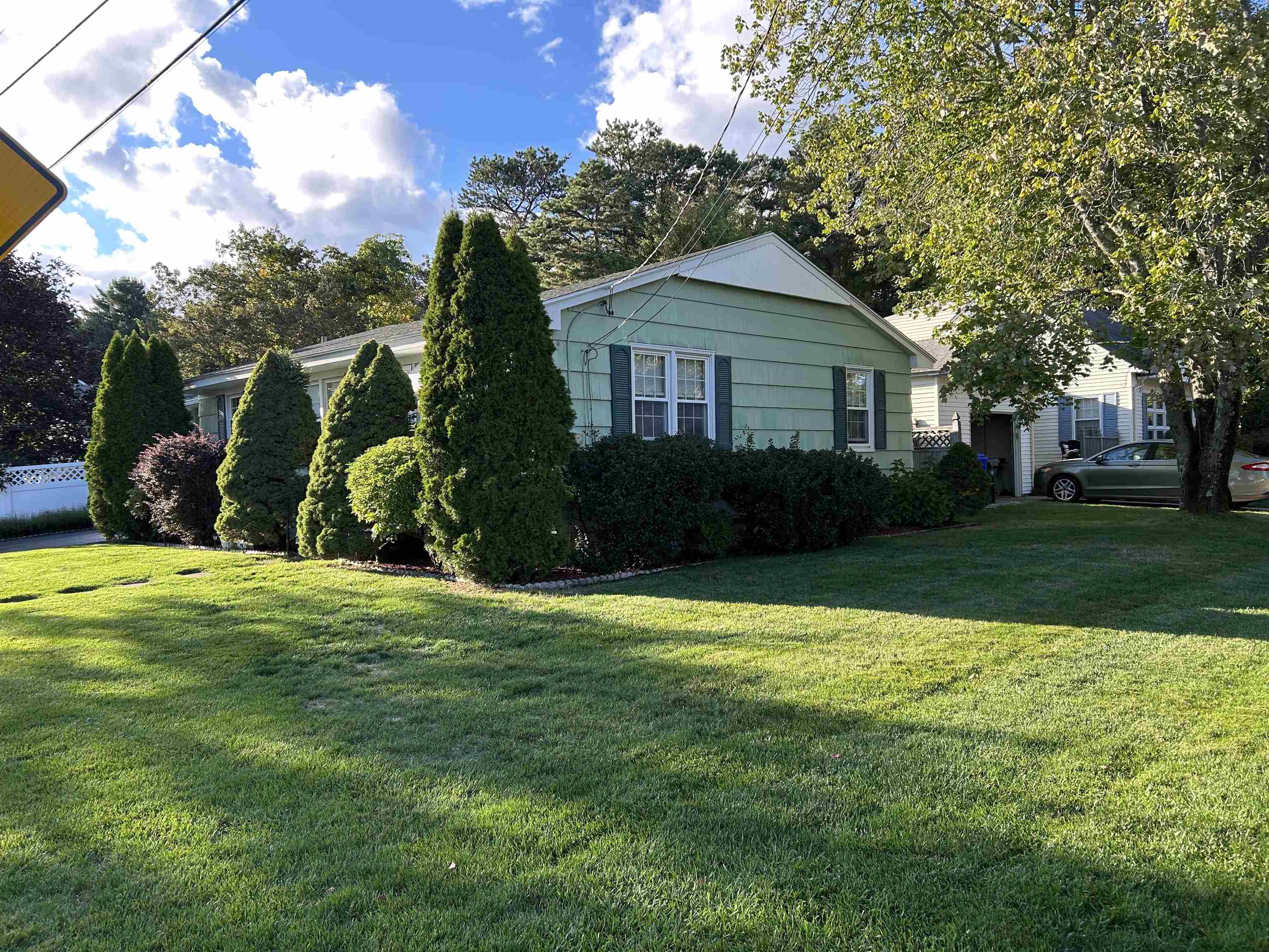 5 Pinedale Street Manchester, NH 03102 - Photo 3 of 6