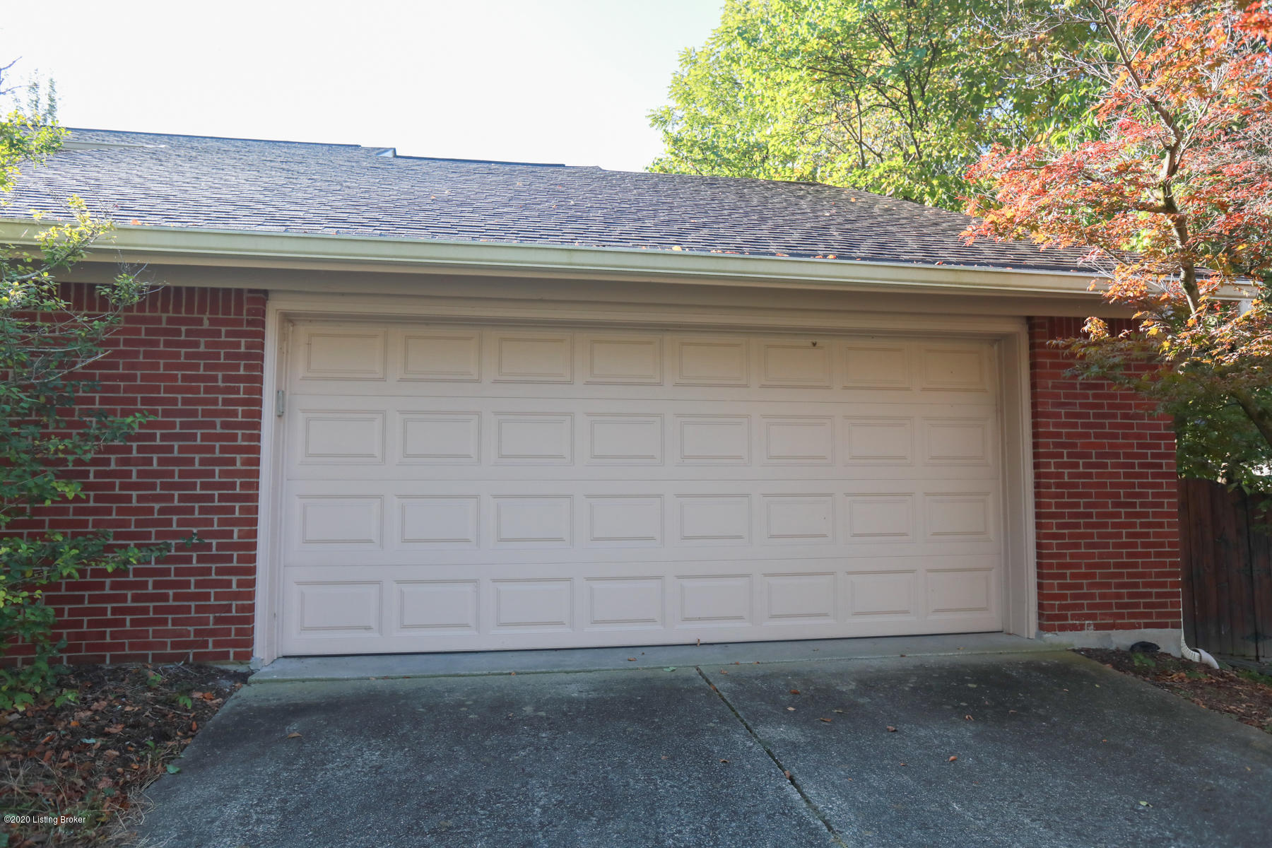 1802 Round Ridge Road Louisville, KY 40207 - Photo 50 of 51 roundridge-157