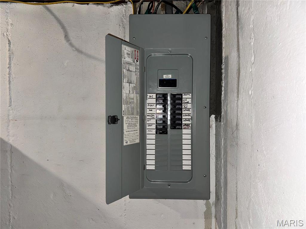 6825 Circleview Drive St. Louis, MO 63123 - Photo 34 of 39