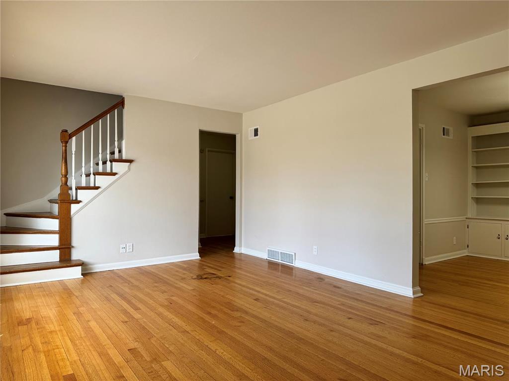 6825 Circleview Drive St. Louis, MO 63123 - Photo 5 of 39