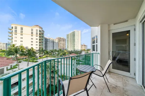 $529,000 | 19900 East Country Club Drive, Unit 816, Aventura, FL 33180