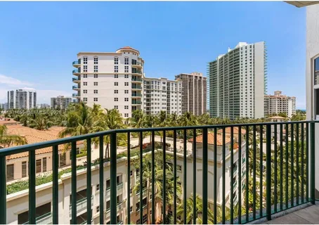 $529,000 | 19900 East Country Club Drive, Unit 816, Aventura, FL 33180